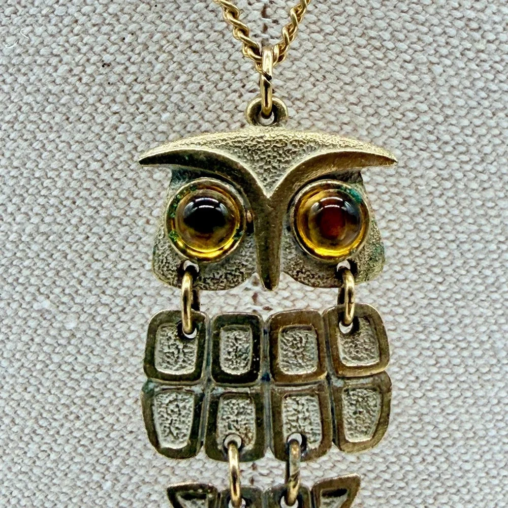 Vintage Articulated Owl Pendant Necklace Amber Cabochon Eyes Gold Tone Jewelry